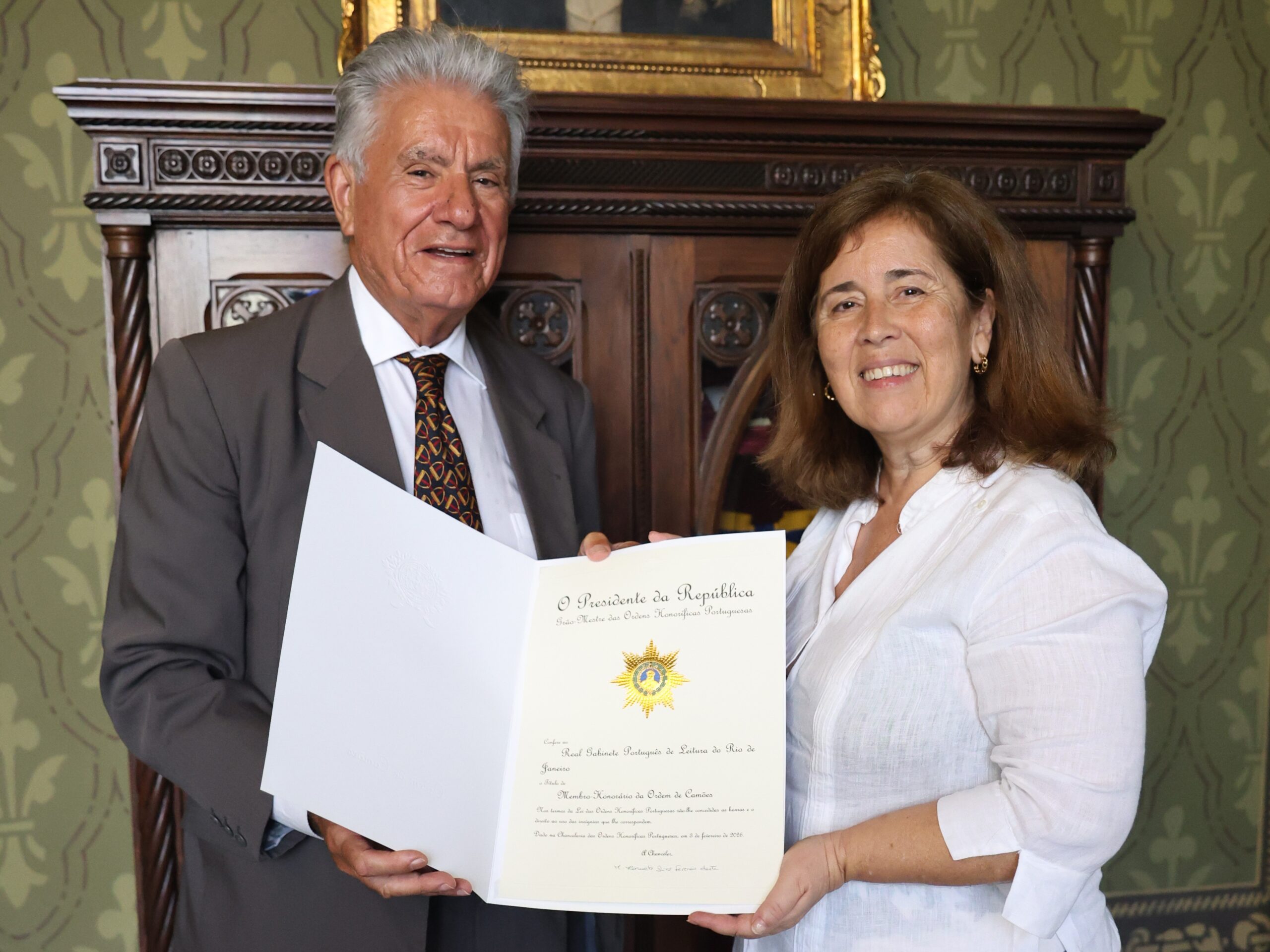 Nova embaixadora de Portugal no Brasil visita o Real Gabinete Português de Leitura